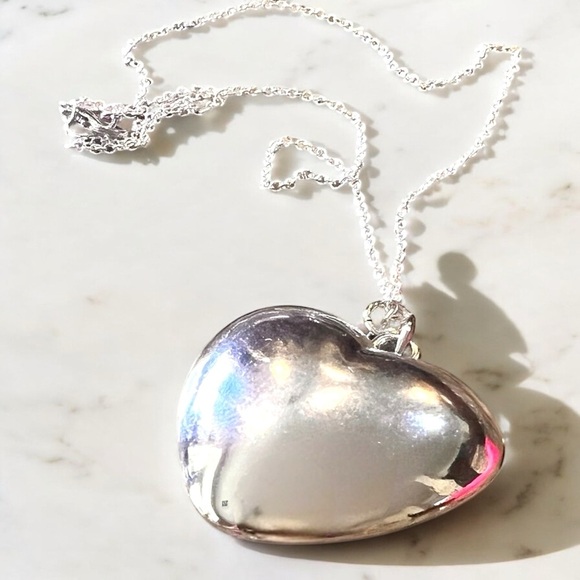 Puffed Silver toned Heart Pendant Necklace on a silver plated chain - Picture 8 of 15